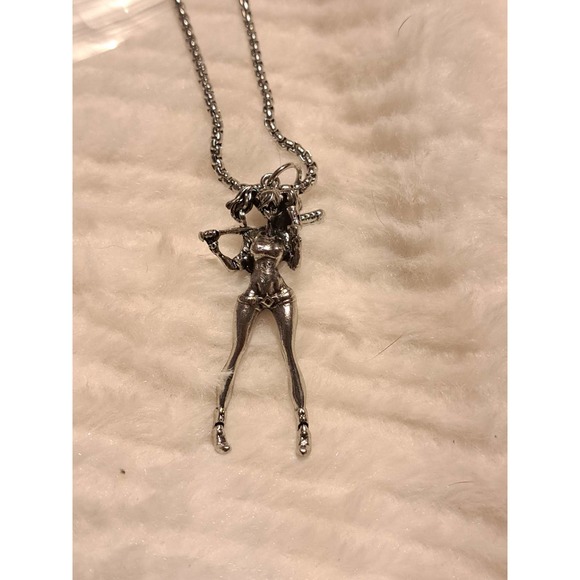 Harley Quinn Necklace - Picture 3 of 3